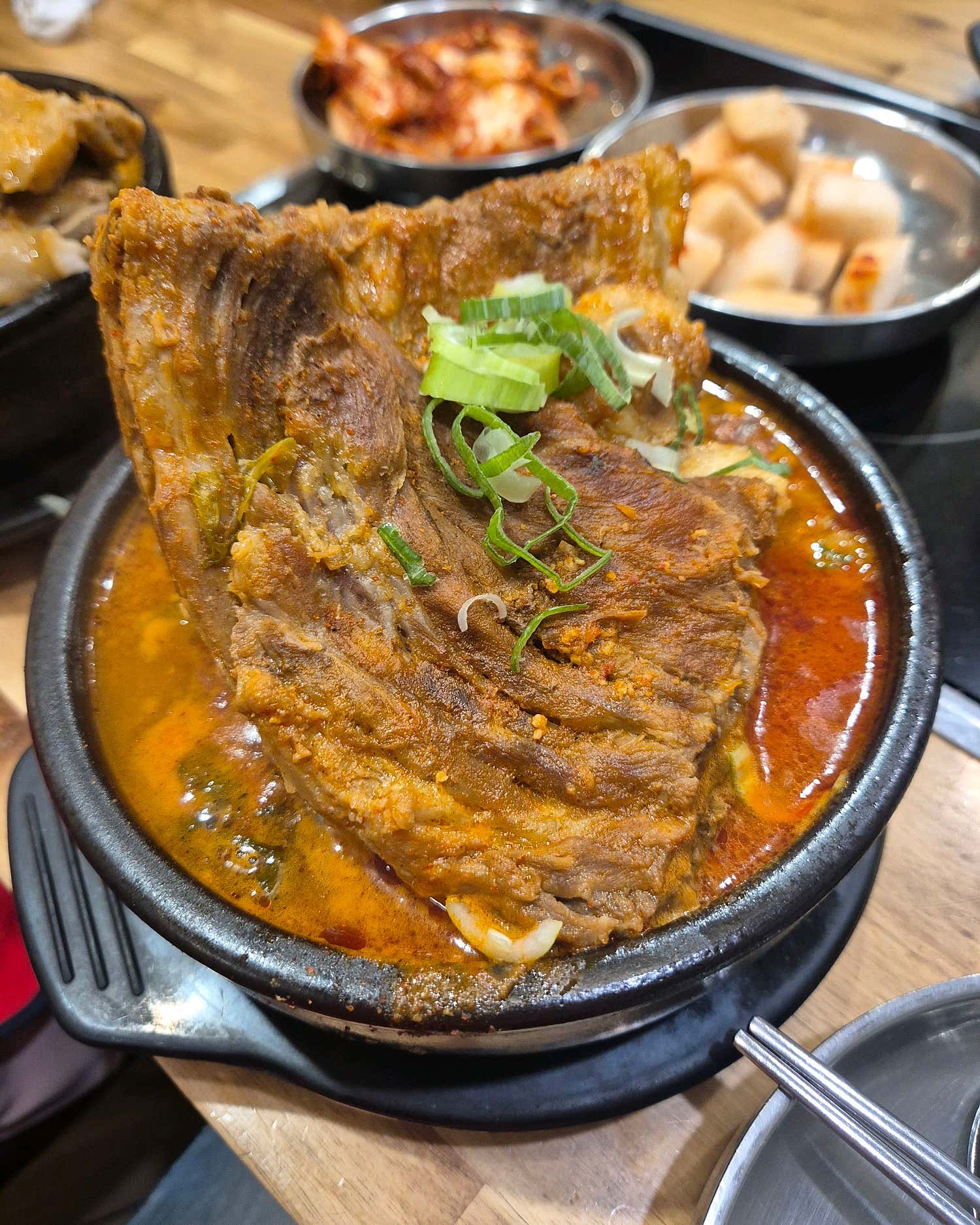 뼈대있는집 감자탕 충장점 대표 메뉴