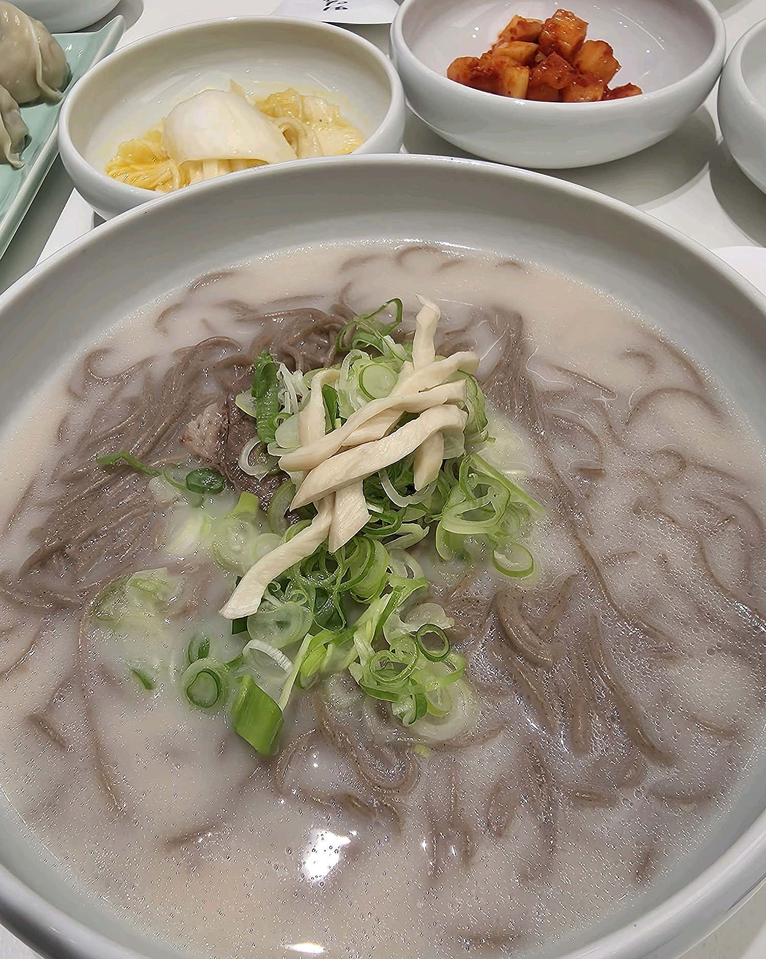뫼밀집 대표 상차림