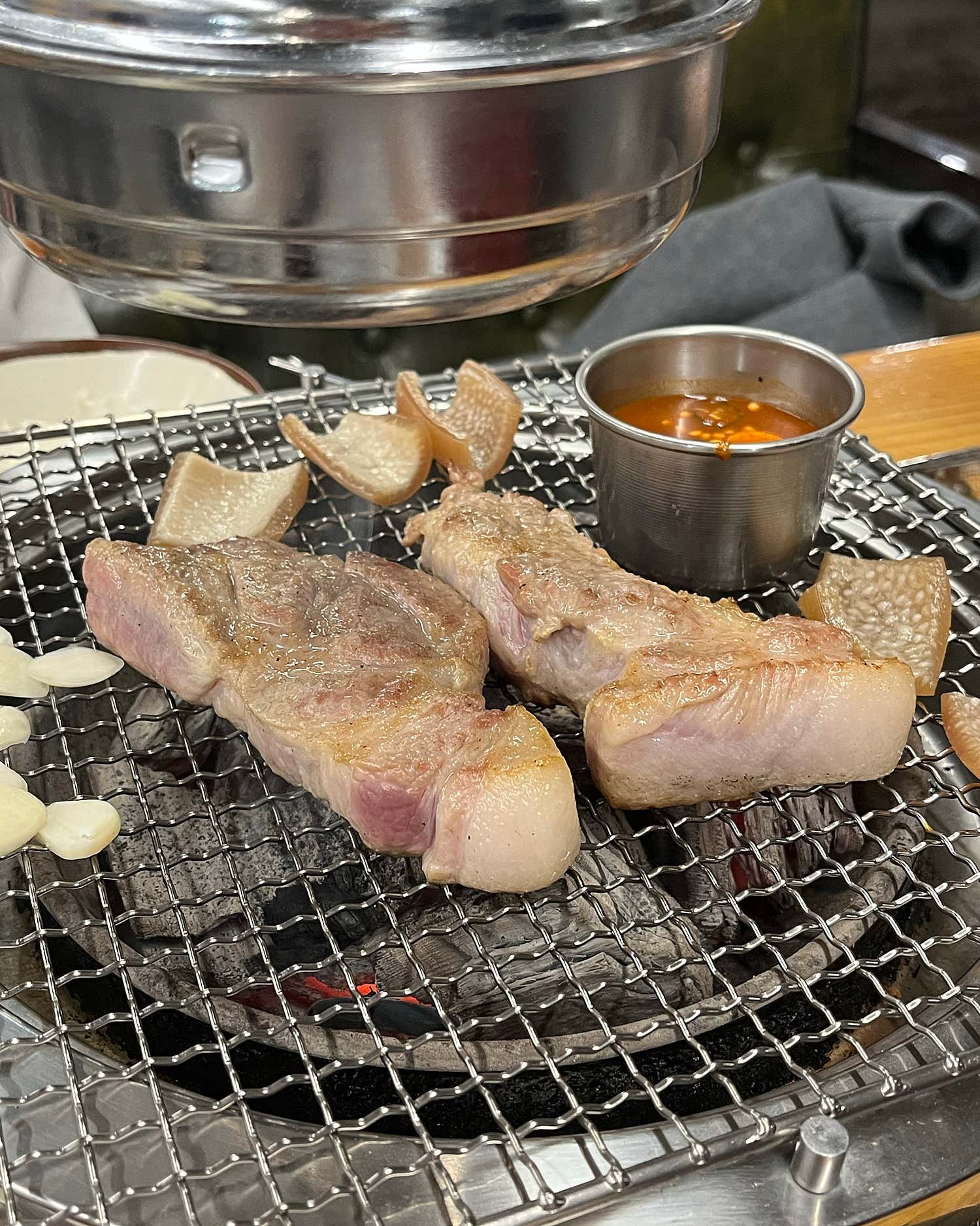 도네김치찌개 참숯생삼겹살 참숯 목살