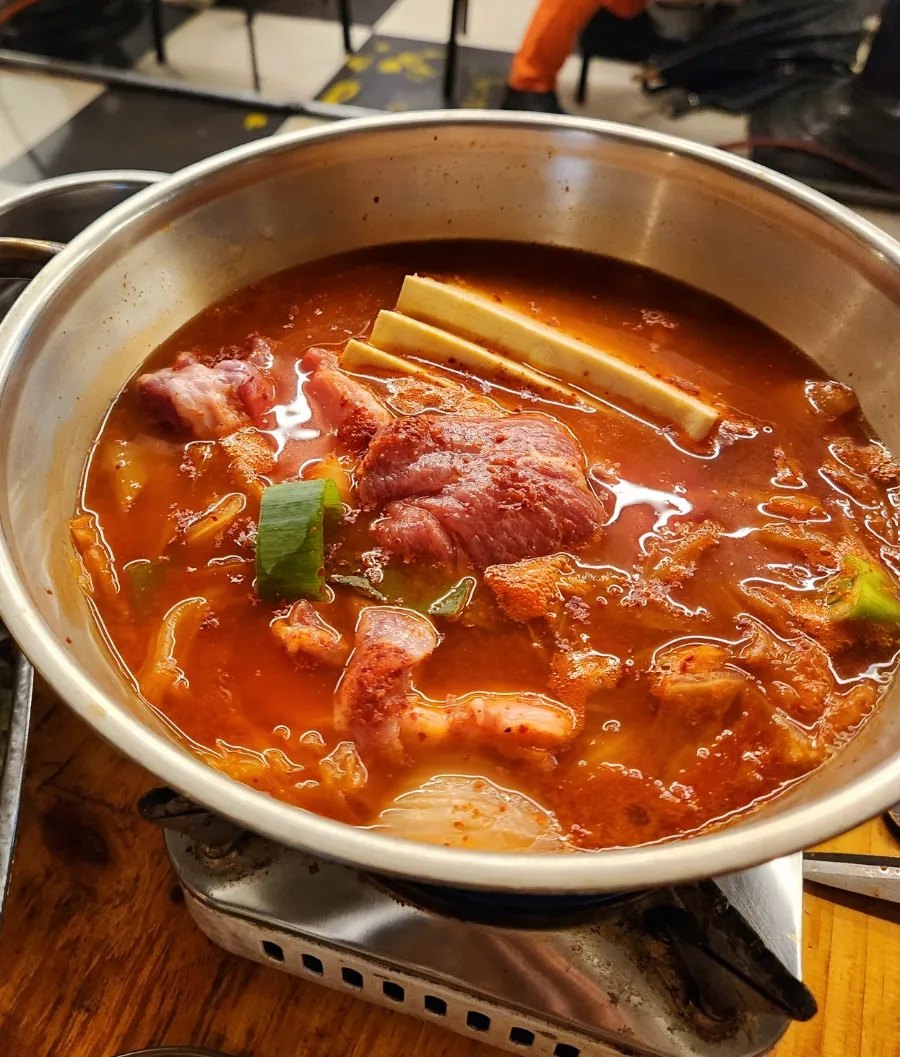 도네김치찌개 참숯생삼겹살 대표 이미지